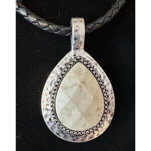Premier Designs Necklace & Reversible Earrings Set: Versatile Jewelry for Every